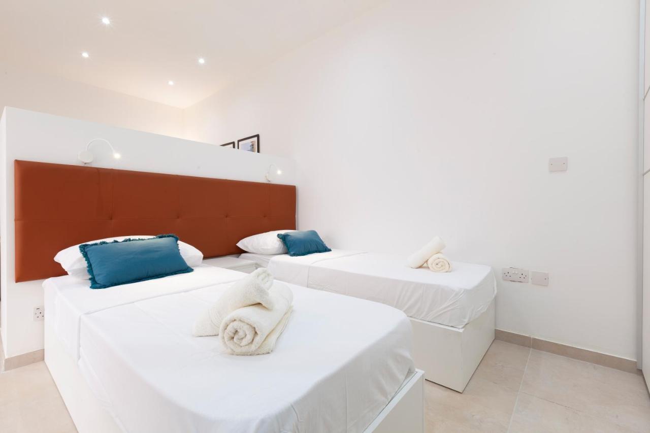 Fl56 - New 3Storey House - Private Entrance & Roof Φλοριάνα Εξωτερικό φωτογραφία