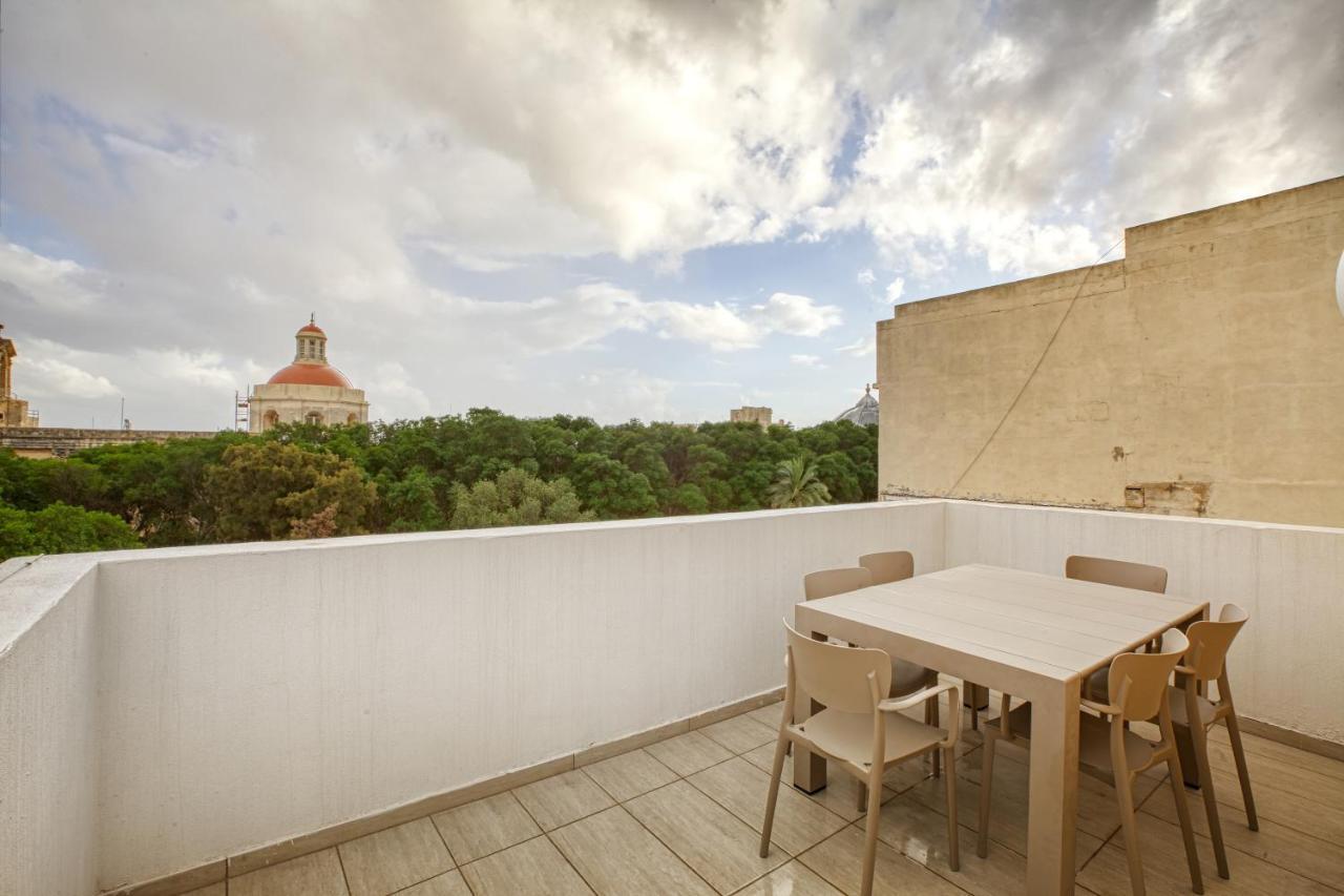 Fl56 - New 3Storey House - Private Entrance & Roof Φλοριάνα Εξωτερικό φωτογραφία